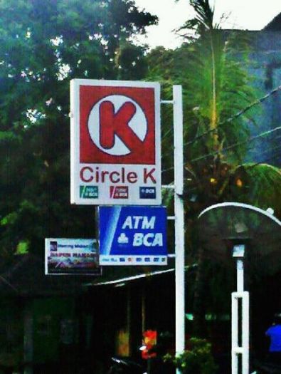 带k的超市商品价格比mini mark便宜一半多，遍布巴厘岛的bca银行的atm可以刷中国银联卡，虽然没有银联标识 ...